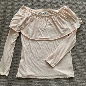 Nation Ltd Blush color off Shoulder Tee-size L